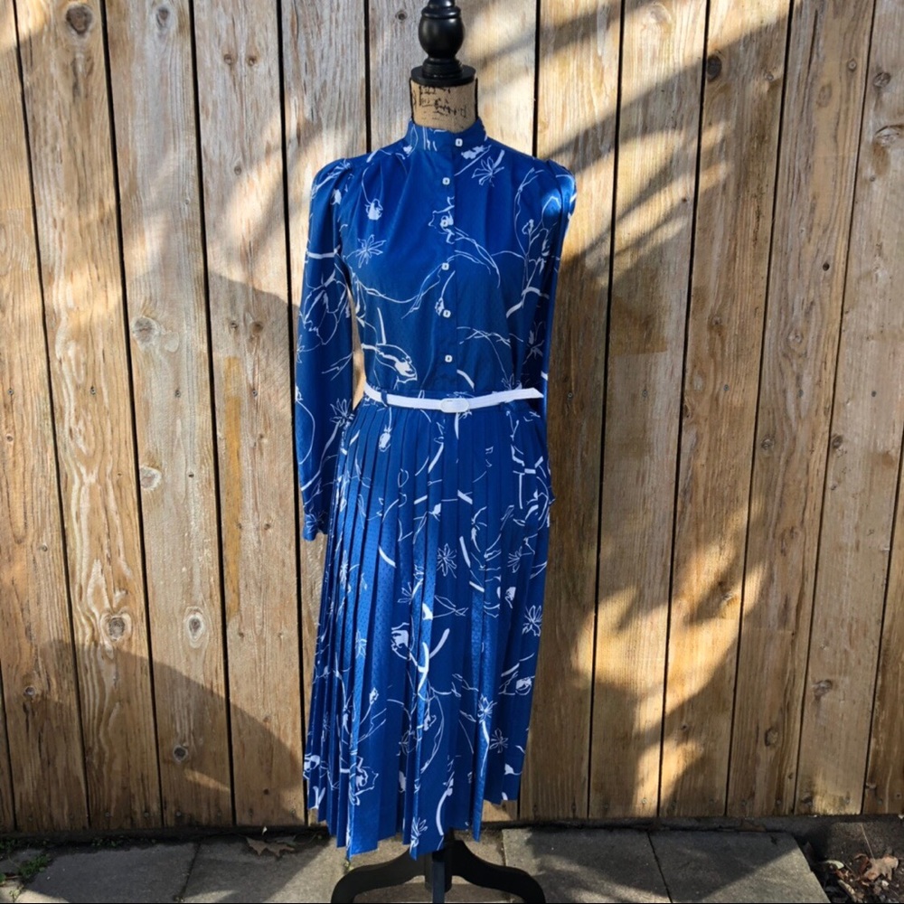 VINTAGE 80’s COBALT & WHITE HAWAIIAN FLORAL SET
